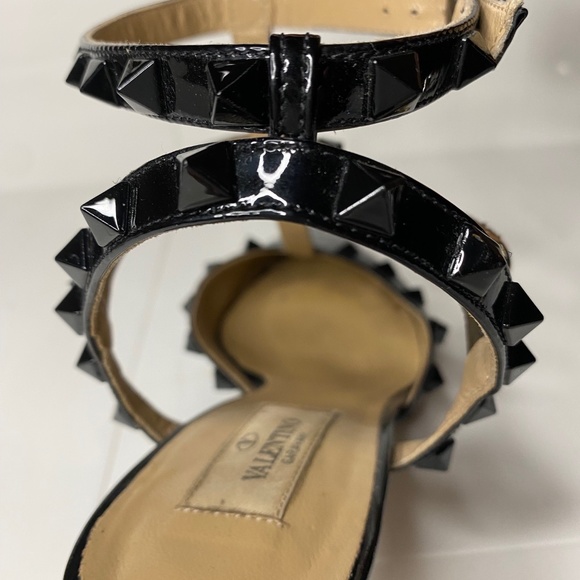 VALENTINO GARAVANI - Rockstud Caged 65 Black Patent Ankle Strap Pump - Picture 8 of 14